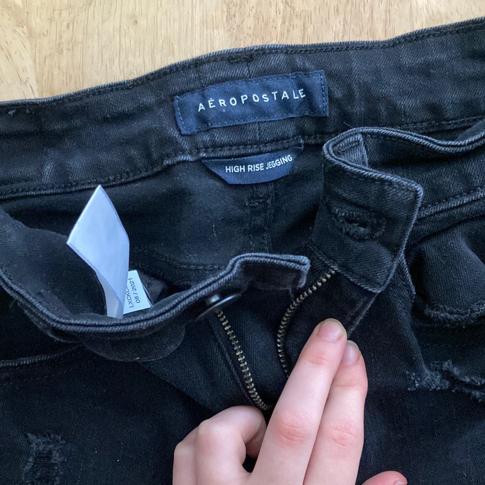 I’m selling black Aeropostale pre-distressed, high rise jeggings. Size 4 short.